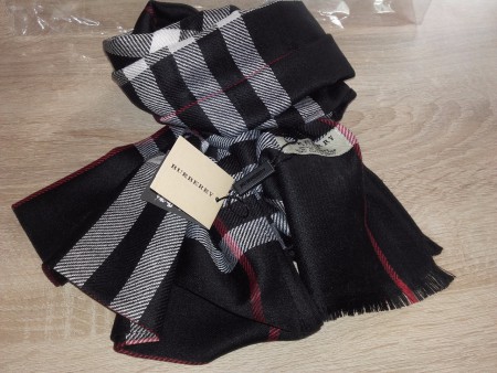 BURBERRY Noire